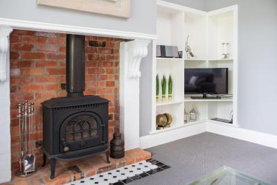 Oak Tree Lodge - Accommodation Nelson Bay 1