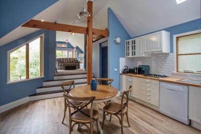 Oak Tree Lodge - Accommodation Nelson Bay 12