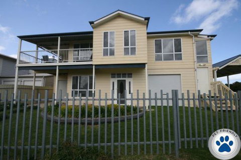 LJ Hooker Goolwa Holiday Rentals - 42 Underwood Avenue, Goolwa Beach - Accommodation Nelson Bay 4