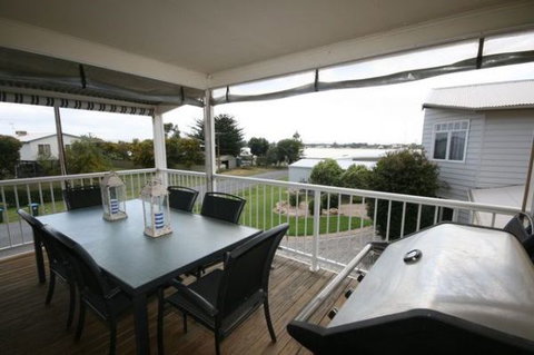 LJ Hooker Goolwa Holiday Rentals - 42 Underwood Avenue, Goolwa Beach - Accommodation Nelson Bay 6