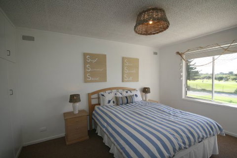 LJ Hooker Goolwa Holiday Rentals - 42 Underwood Avenue, Goolwa Beach - Accommodation Nelson Bay 9