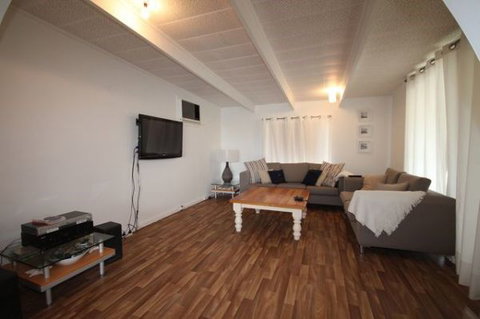 LJ Hooker Goolwa Holiday Rentals - 42 Underwood Avenue, Goolwa Beach - Accommodation Nelson Bay 10
