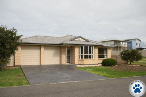 LJ Hooker Goolwa Holiday Rentals - 42 Underwood Avenue, Goolwa Beach - Accommodation Nelson Bay 20