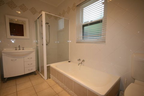 LJ Hooker Goolwa Holiday Rentals - 42 Underwood Avenue, Goolwa Beach - Accommodation Nelson Bay 26