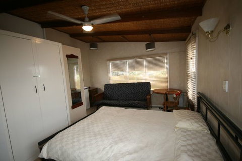 LJ Hooker Goolwa Holiday Rentals - 42 Underwood Avenue, Goolwa Beach - Accommodation Nelson Bay 27
