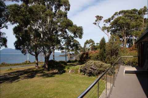 Darlington Beach House @ Spring Beach - Accommodation Nelson Bay 2