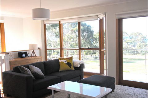 Darlington Beach House @ Spring Beach - Accommodation Nelson Bay 4