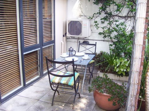 Garden Studio Unit - Accommodation Nelson Bay 0