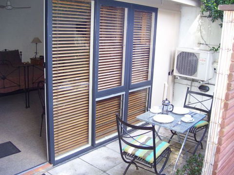 Garden Studio Unit - Accommodation Nelson Bay 3