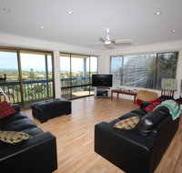 LJ Hooker Goolwa Holiday Rentals - 39 Bradford Road Goolwa Beach - Accommodation Nelson Bay