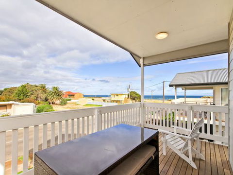 Century 21 SouthCoast: White Caps - Accommodation Nelson Bay 3