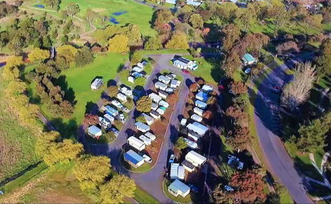 Lake Colac Caravan Park - Accommodation Nelson Bay 1