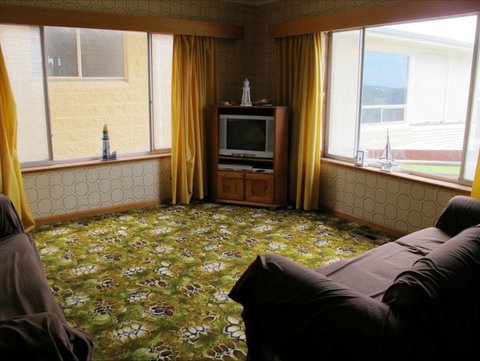 Views Over Lake George - Accommodation Nelson Bay 1