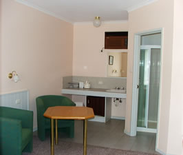 Lazy River Motor Inn - Accommodation Nelson Bay 1