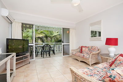 Apartments At The White House Port Douglas - Nelsons Bay Accommodation 2