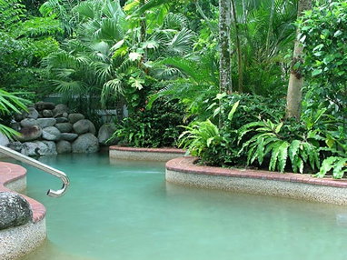 Apartments At The White House Port Douglas - Nelsons Bay Accommodation 4