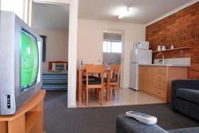 Tea House Motor Inn - Accommodation Nelson Bay 2