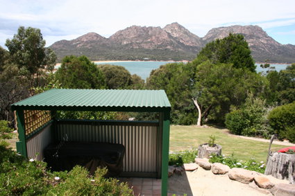Coles Bay Waterfronters - Accommodation Nelson Bay 0