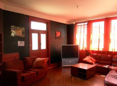 Cambridge Hotel Backpackers - Accommodation Nelson Bay 2