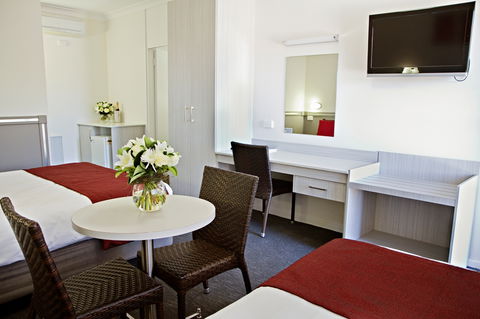 Governor Macquarie Motor Inn - Accommodation Nelson Bay 5