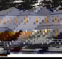 Oscars Waterfront Boutique Hotel - Accommodation Nelson Bay