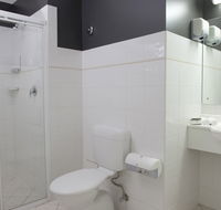 Adelaide Riviera Hotel - Accommodation Nelson Bay