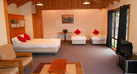 Eastcoast Central Watersedge Resort - Accommodation Nelson Bay 1