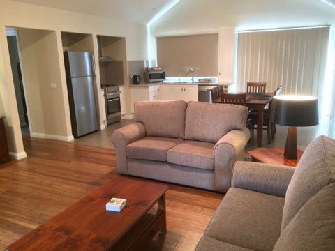 High Peaks Cottages - Accommodation Nelson Bay 4