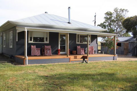 Rabbiter's Hut - Accommodation Nelson Bay 1