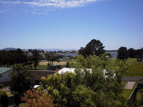 Anchors Aweigh - Accommodation Nelson Bay 1