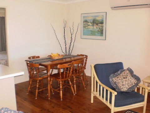 Anchors Aweigh - Accommodation Nelson Bay 2