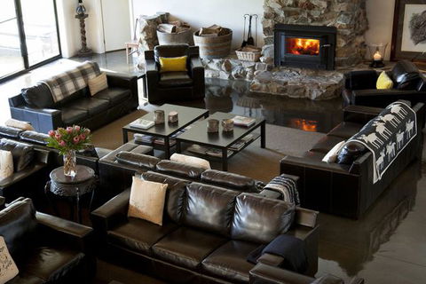 Saladin Lodge - Accommodation Nelson Bay 1
