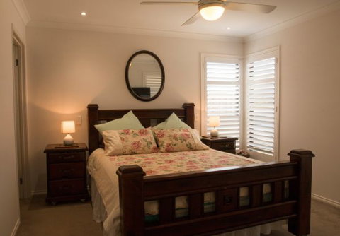 Sea Escape - Nelsons Bay Accommodation 5