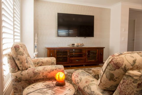 Sea Escape - Nelsons Bay Accommodation 6