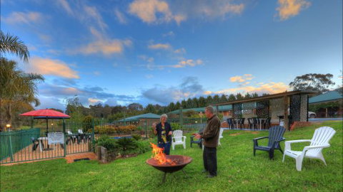 Top Of The Town Motor Inn Yackandandah - Accommodation Nelson Bay 5