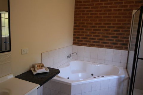 Top Of The Town Motor Inn Yackandandah - Accommodation Nelson Bay 9