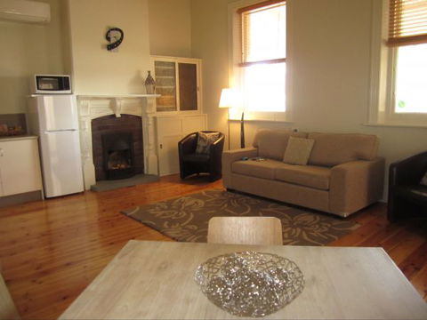Clydesdale Cottage Bed & Breakfast - Accommodation Nelson Bay 2