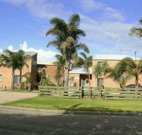 Fronds Holiday Apartments - Accommodation Nelson Bay