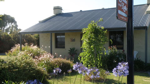 Dalton On The Lake - Accommodation Nelson Bay 0