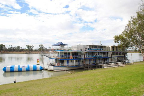 Murray River Queen Backpackers - Accommodation Nelson Bay 1