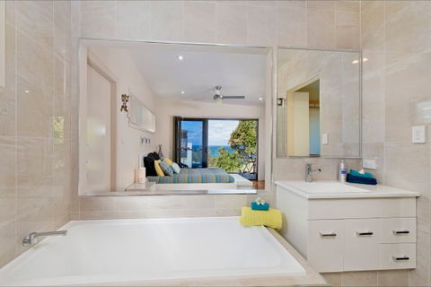 Akama Vista - Couple's Retreat - Accommodation Nelson Bay 4