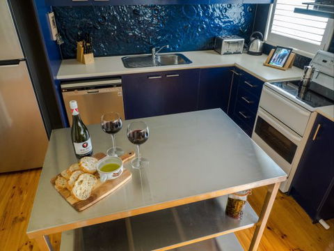 Alice's Palace Ocean Grove - Accommodation Nelson Bay 3