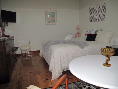 B&B Wodonga - Art Deco Accommodation - Accommodation Nelson Bay 2