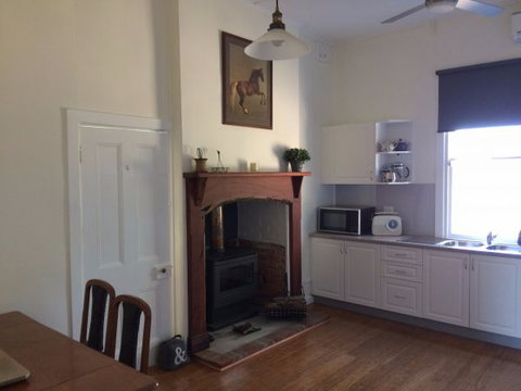 Corryong Holiday Cottages - Sportsview - Accommodation Nelson Bay 1
