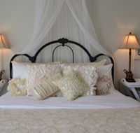 Garden Cottage B and B - Accommodation Nelson Bay