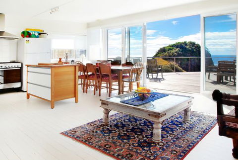 Headlands Beach House - Accommodation Nelson Bay 5