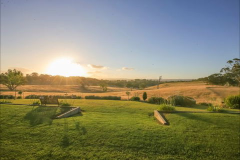 Jura House - Accommodation Nelson Bay 3