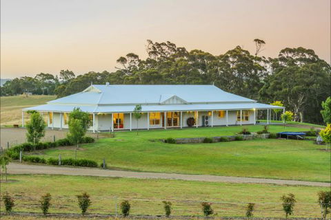 Jura House - Accommodation Nelson Bay 4