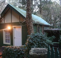 Lotus Lodges Hush Cottage  Charmed Cabin - Accommodation Nelson Bay