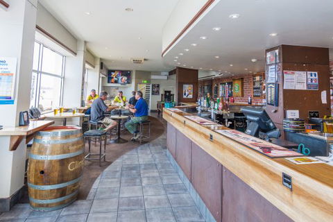Merimbula Hotel - Accommodation Nelson Bay 0